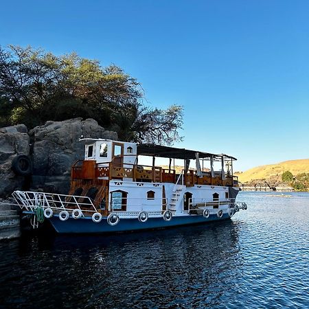 Houseboat Hotel And Nile Cruises Zainoba Асуан Екстериор снимка