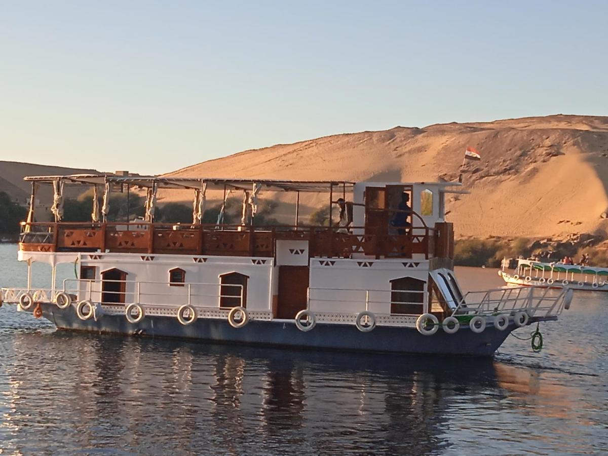 Houseboat Hotel And Nile Cruises Zainoba Асуан Екстериор снимка