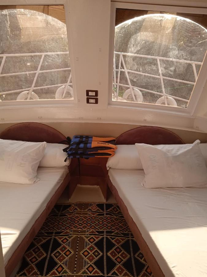 Houseboat Hotel And Nile Cruises Zainoba Асуан Екстериор снимка