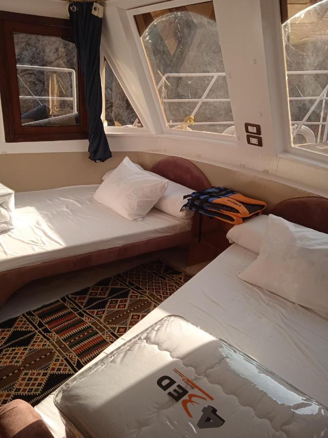 Houseboat Hotel And Nile Cruises Zainoba Асуан Екстериор снимка