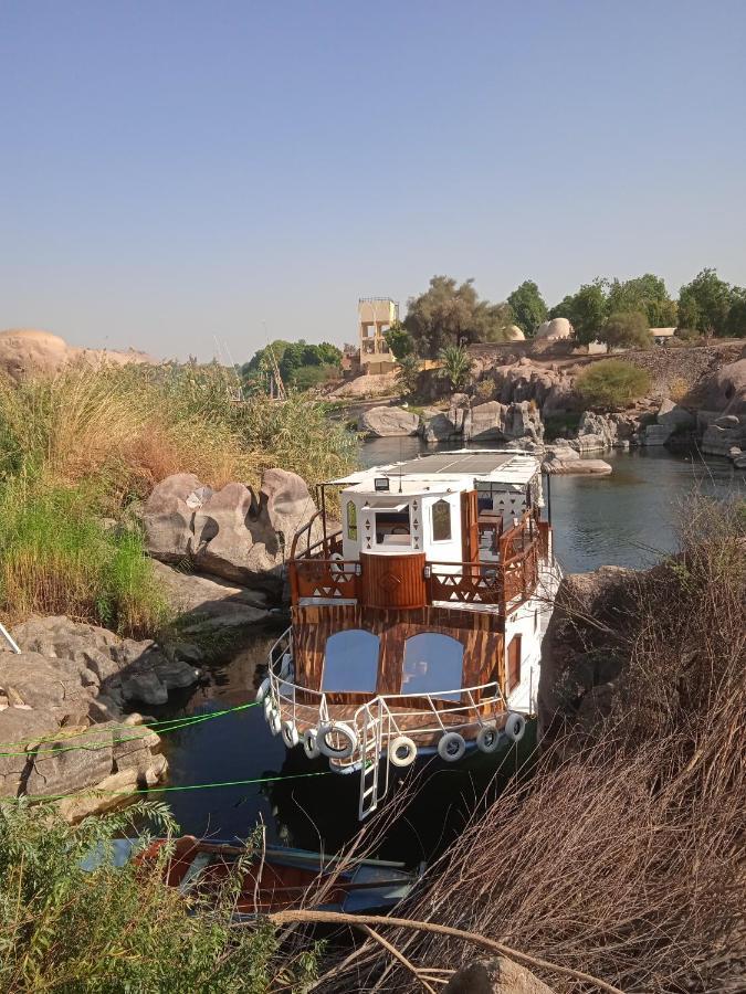Houseboat Hotel And Nile Cruises Zainoba Асуан Екстериор снимка