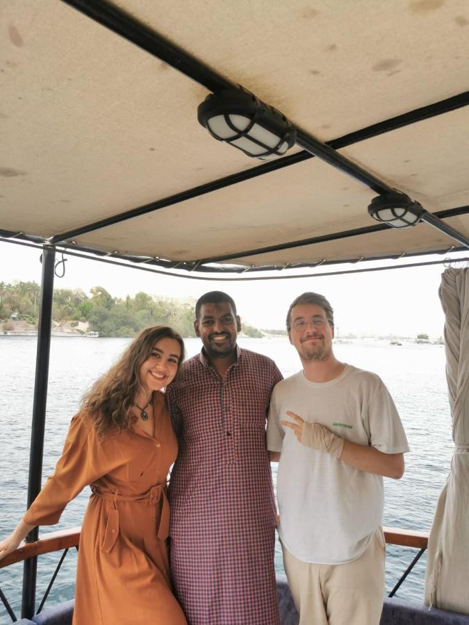 Houseboat Hotel And Nile Cruises Zainoba Асуан Екстериор снимка